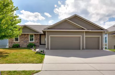 213 SW Carriage Dr, Ankeny, IA 50023