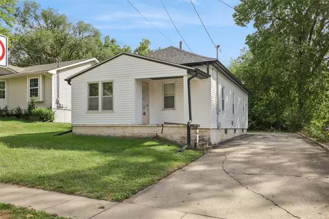 217 E Payton Ave, Des Moines, IA 50315