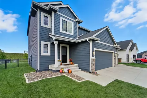 317 31st St SE, Altoona, IA 50009