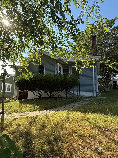5610 University Ave, Des Moines, IA 50311