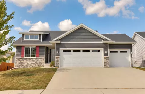 2420 SE Maxwell Dr, Waukee, IA 50263