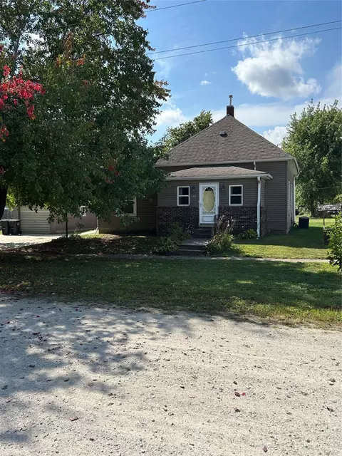 207 East St, Delta, IA 52550