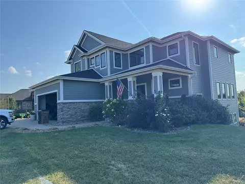 7628 Silverstone Ct, Johnston, IA 50131
