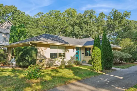 4901 Grand Ave, Des Moines, IA 50312