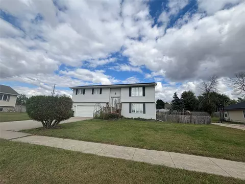 318 7th St, Perry, IA 50220