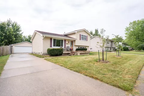 612 NE 7th St, Grimes, IA 50111