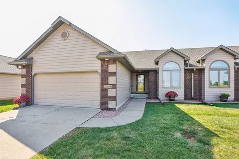 1046 8th St SE, Altoona, IA 50009