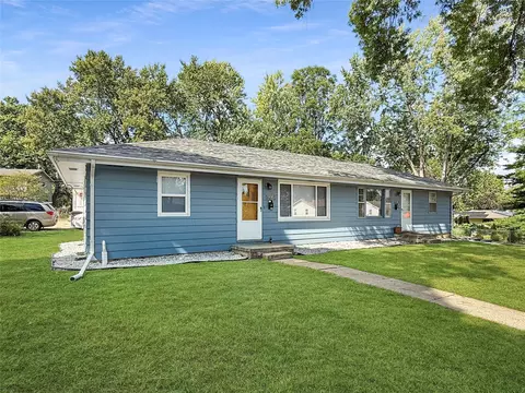 2610 2616 63rd St, Des Moines, IA 50322