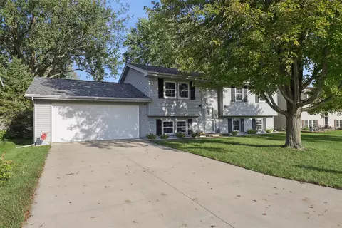 2141 10th St, Nevada, IA 50201