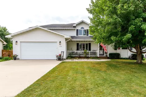 316 Topaz Ct, Ames, IA 50010