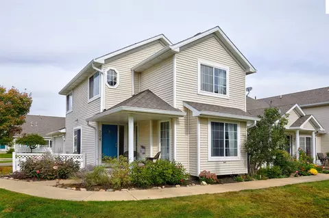 4425 Mills Civic Pkwy #204, West Des Moines, IA 50265