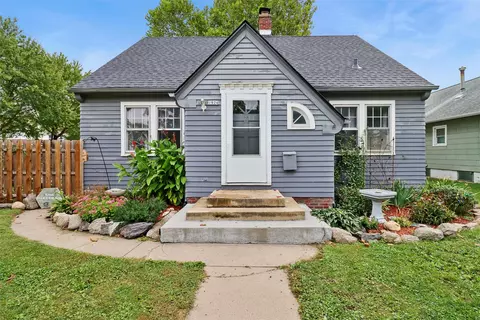 1924 2nd St, Perry, IA 50220