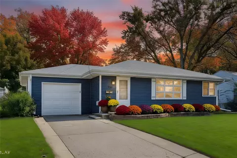 725 20th St, West Des Moines, IA 50265