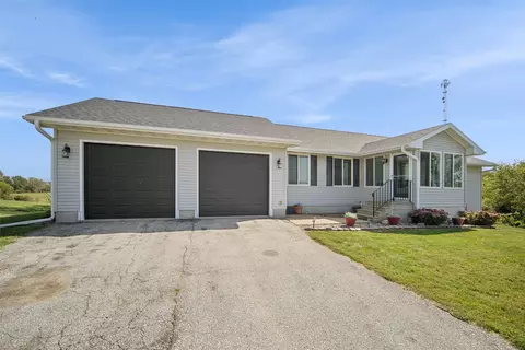 426 W 148th St S, Mitchellville, IA 50169