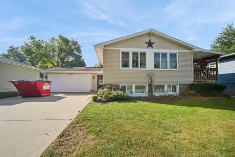 1901 Estella St, Perry, IA 50220