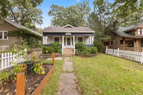 637 31st St, Des Moines, IA 50312