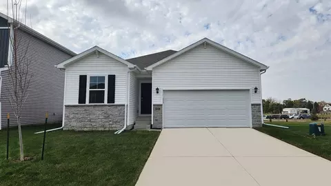 5618 152nd St, Urbandale, IA 50323