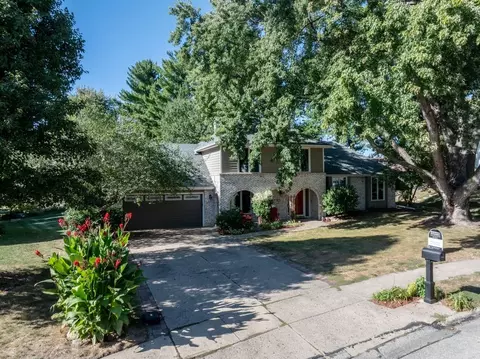4519 Colt Dr, West Des Moines, IA 50265