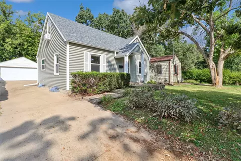 2715 Allison Ave, Des Moines, IA 50310