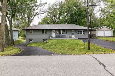 5470 NE 6th St, Des Moines, IA 50313