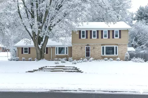 636 47th St, West Des Moines, IA 50265