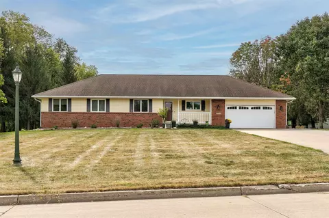 3096 Cottonwood Dr, Waukee, IA 50263