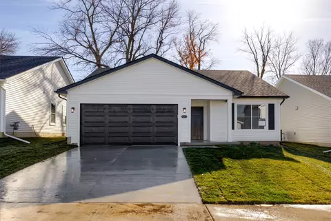 4311 Grover Woods Ln, Des Moines, IA 50317