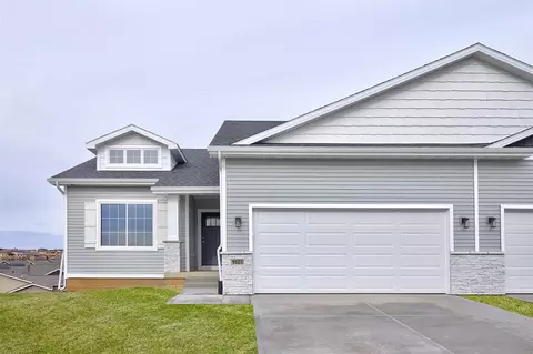 9127 Robinson Dr, West Des Moines, IA 50266