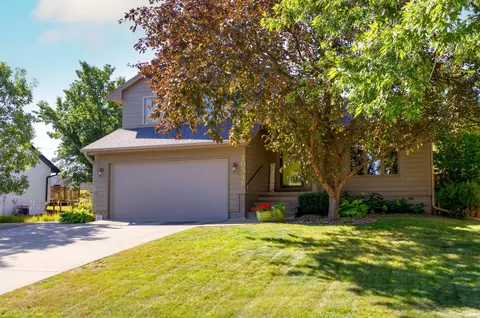 10546 Forest Ave, Clive, IA 50325