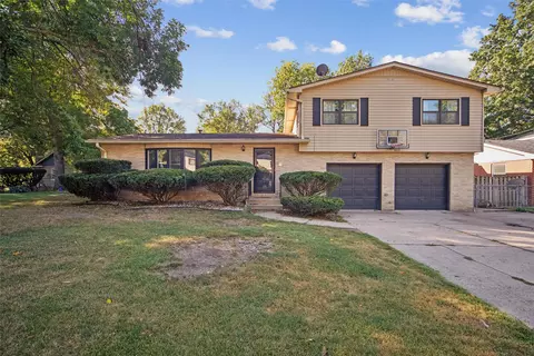 6808 Timmons Dr, Windsor Heights, IA 50324