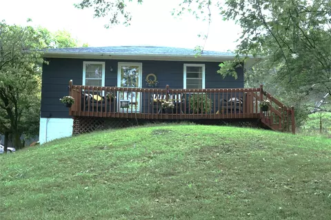 2352 Bevington Park Rd, Saint Charles, IA 50240