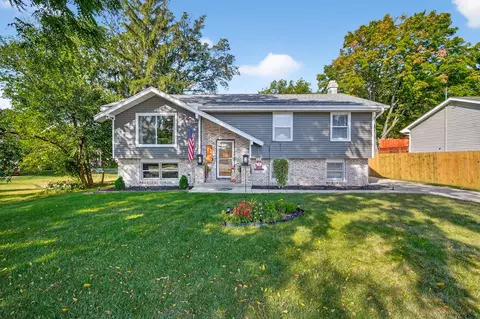 550 8th St, Waukee, IA 50263