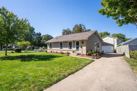 1206 3rd Ave SE, Altoona, IA 50009