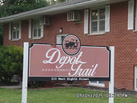 210 W 8th St, Woodward, IA 50276