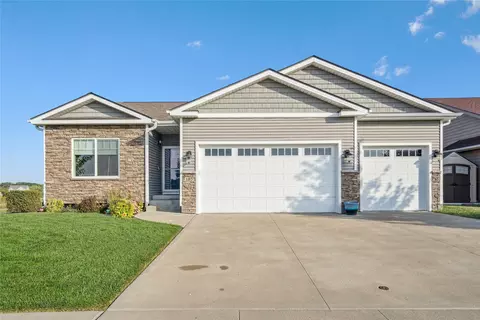 185 Dunham Dr, Waukee, IA 50263