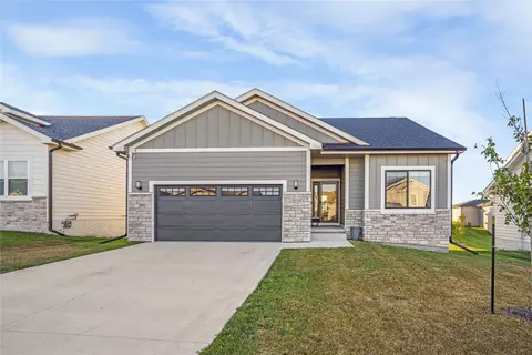 18080 Alpine Dr, Clive, IA 50325