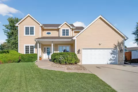 1235 Bentwood Ct, Altoona, IA 50009