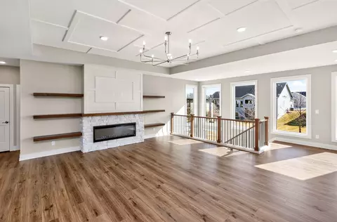 4644 Centennial Blvd, Urbandale, IA 50323