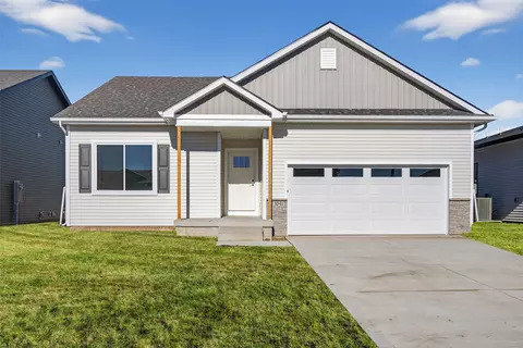 1041 NW Yorktown Dr, Waukee, IA 50263