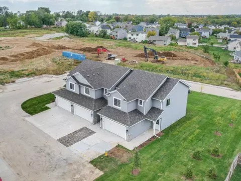 7000 Lake Ridge Ave #2, Des Moines, IA 50320