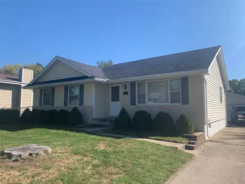 3101 E 42nd Ct, Des Moines, IA 50317