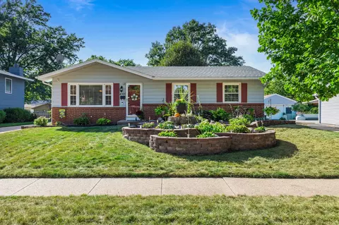 4300 68th St, Urbandale, IA 50322