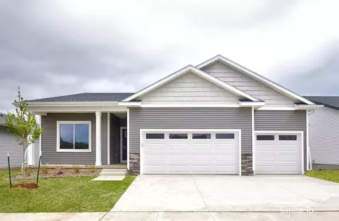 9938 Watermeadow Cir, Johnston, IA 50131