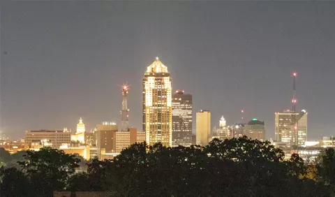 3663 Grand Ave #804, Des Moines, IA 50312