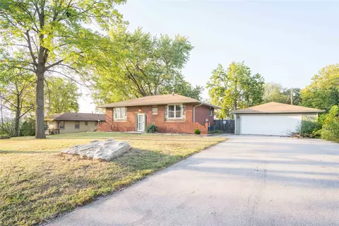 109 Maple St, De Soto, IA 50069