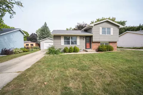 415 Northview Dr, Waukee, IA 50263