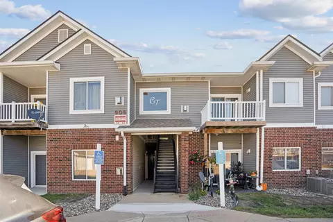 909 7th Ave SE #6, Altoona, IA 50009