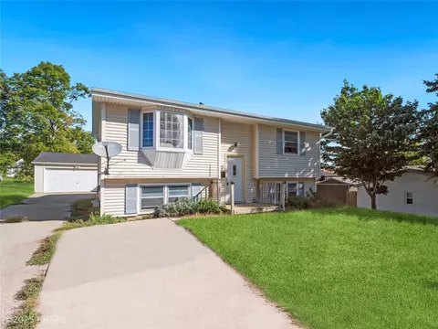 415 W Summit St, Winterset, IA 50273