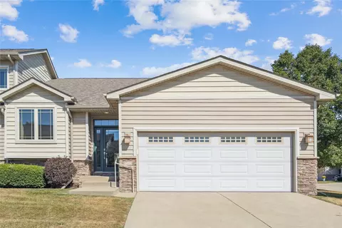 9545 Coneflower Ln, Johnston, IA 50131