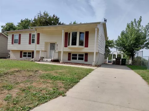 9128 Woodmayr Dr, Norwalk, IA 50211